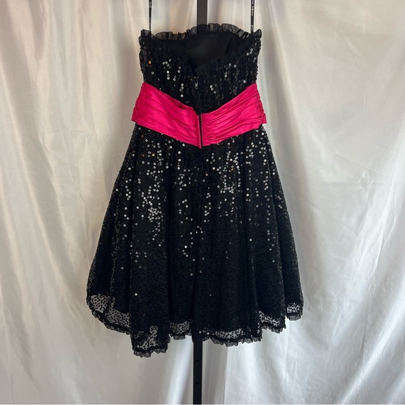 Betsey Johnson Y2K Black and Pink Sequin Party Dress, size 4 - Picture 8 of 9
